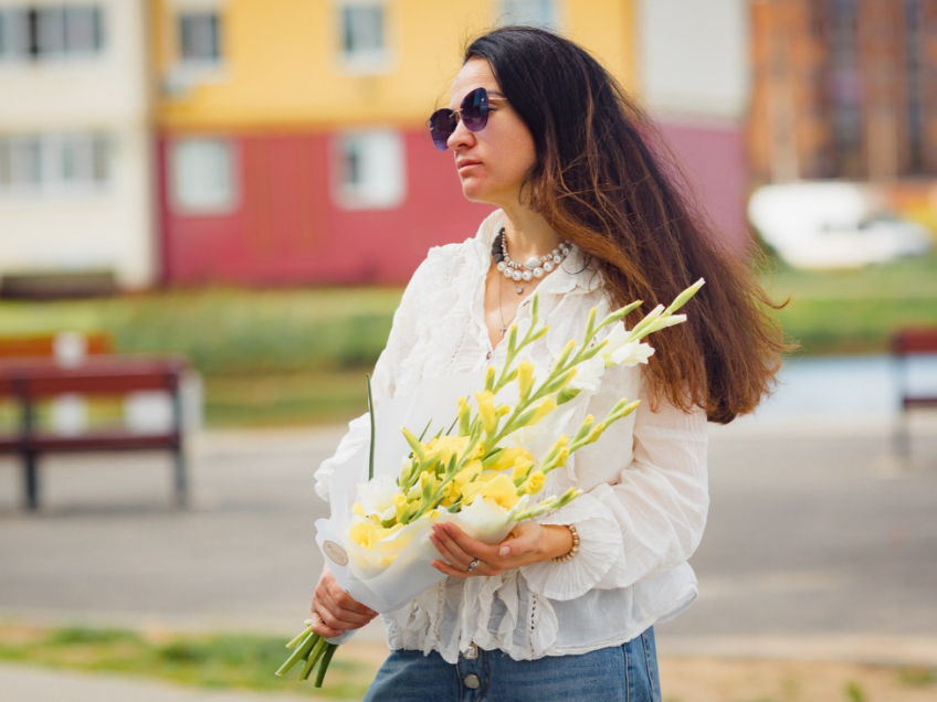 Букет в подарок мужчине: какие цветы выбрать?