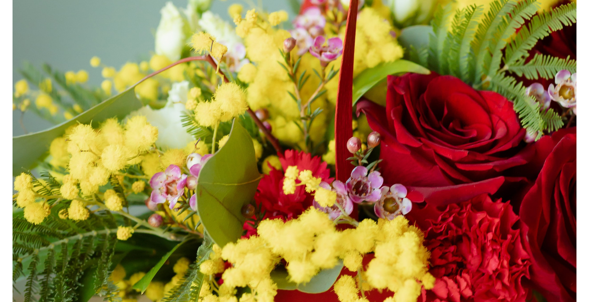 Встречаем весну с радостью и цветами