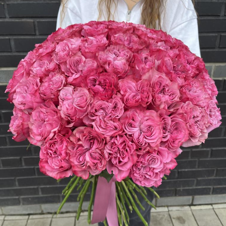 Ярко-розовые розы